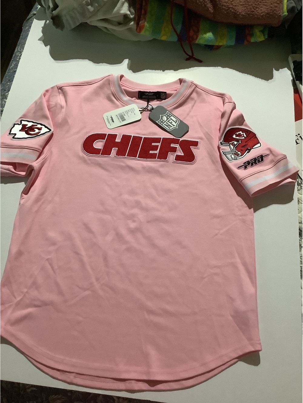 Pro Standard NFL Kansas City Chiefs Pink Crewneck Shirt Size L